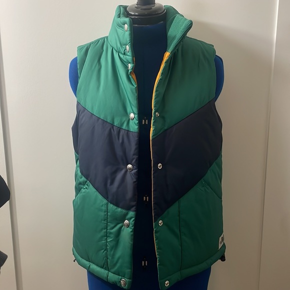 The north face women’s Sylvester insulated vest XS NWT - Picture 4 of 13